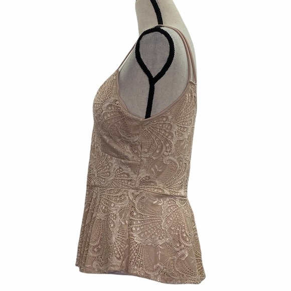 CHARLOTTE Russe Beige Nude Lace Sleeveless Strappy Peplum Tank Top Blouse - Picture 4 of 12